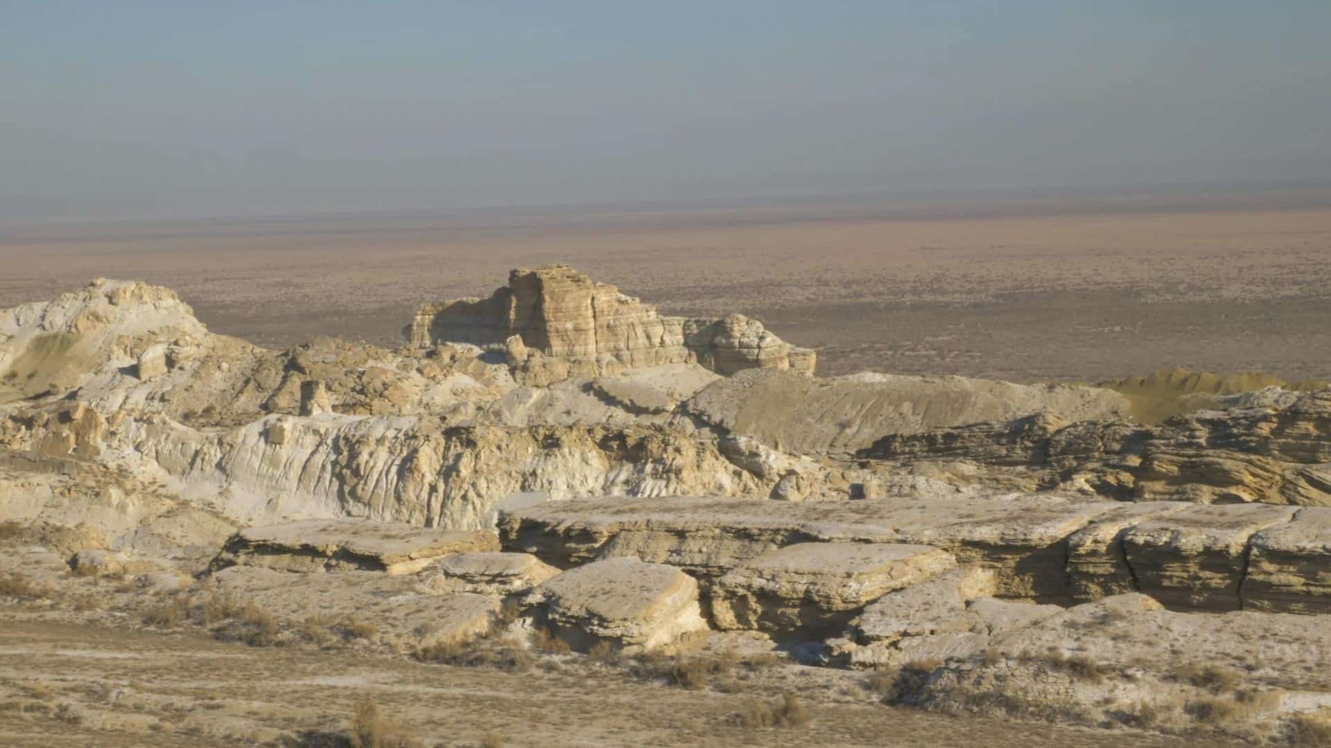 Large desert plateau overlooking what used to be the Aral Sea